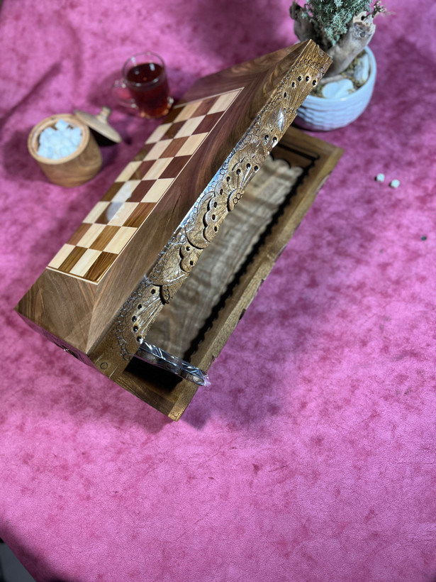 تخته نرد و شطرنج سنندج چوب گردو دور منبت کف ریشه گردو ساده و شیک
